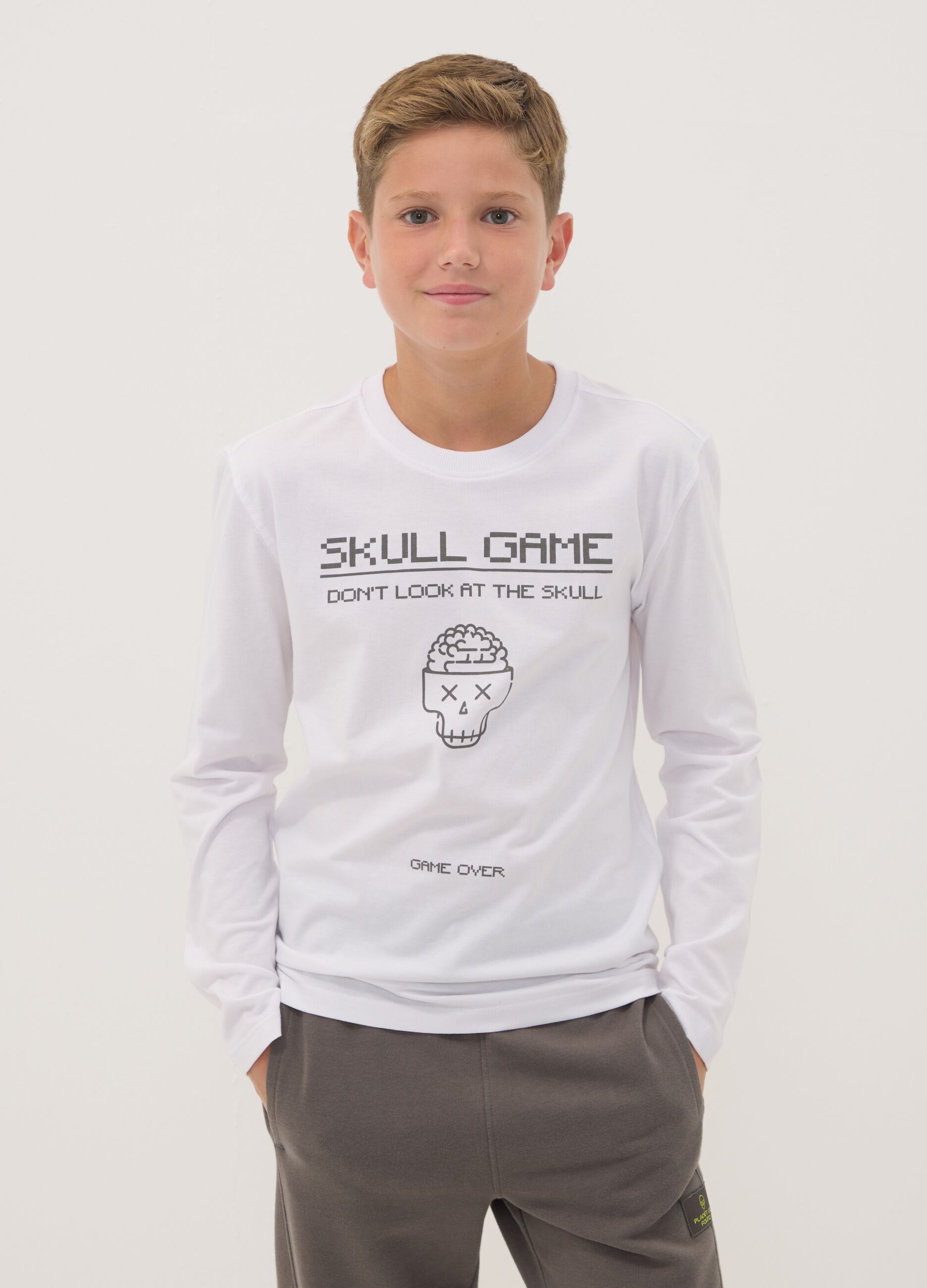 White pure organic cotton crew-neck T-shirt with skull print for boys