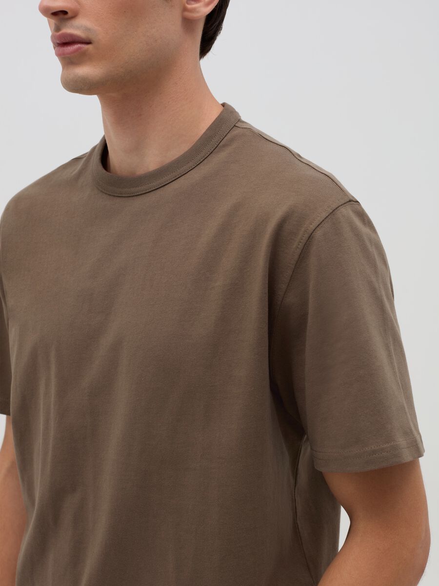 Cotton T-shirt with round neck_3