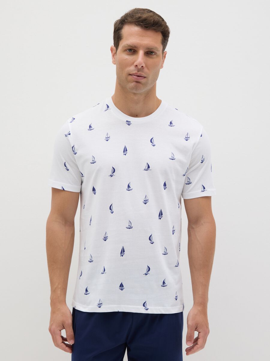 Men's white pure cotton regular fit pyjama set with print_1