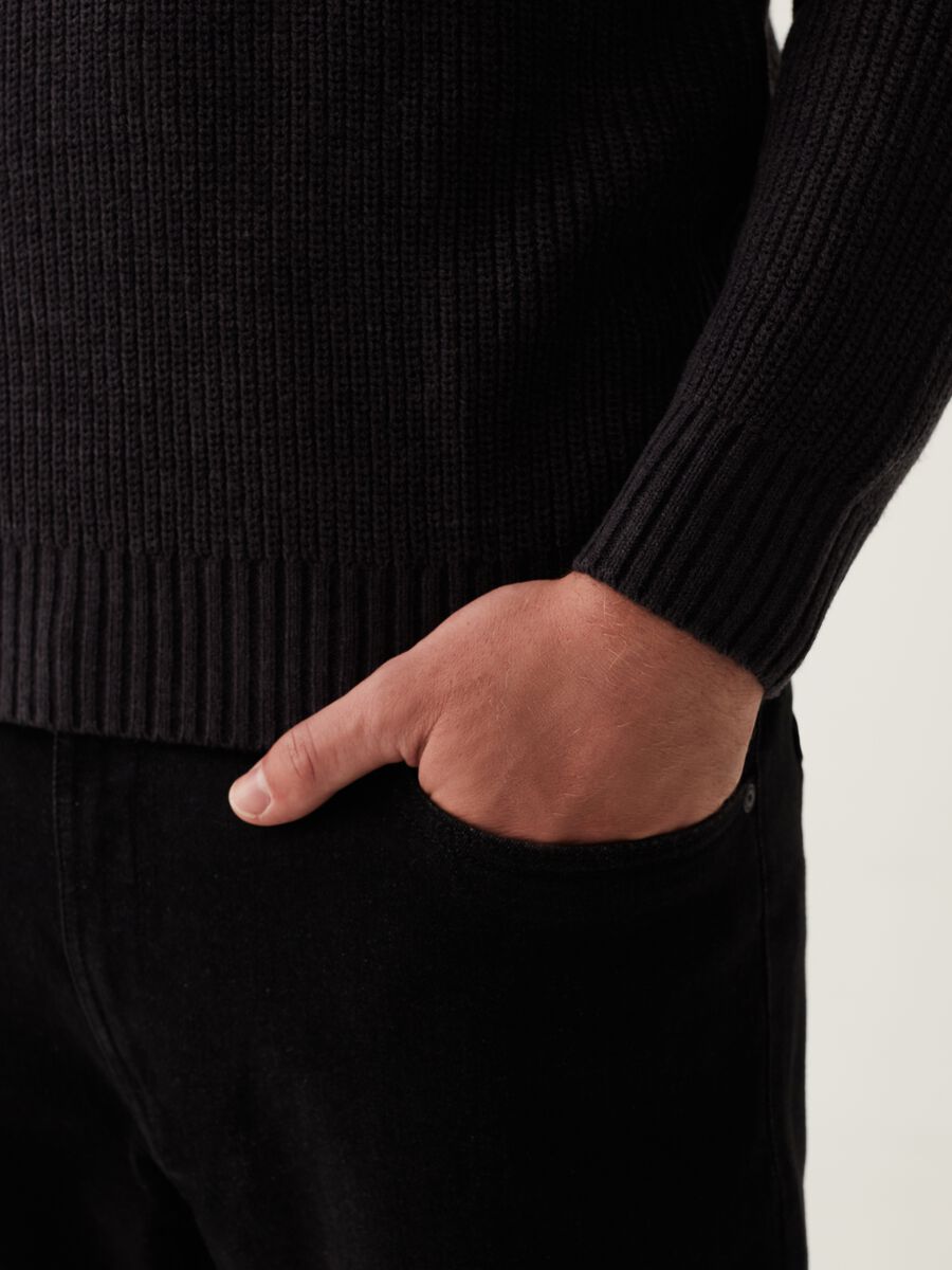 Pullover con collo a scialle_3