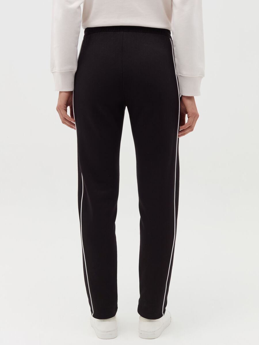 Essential joggers with striped edging_2