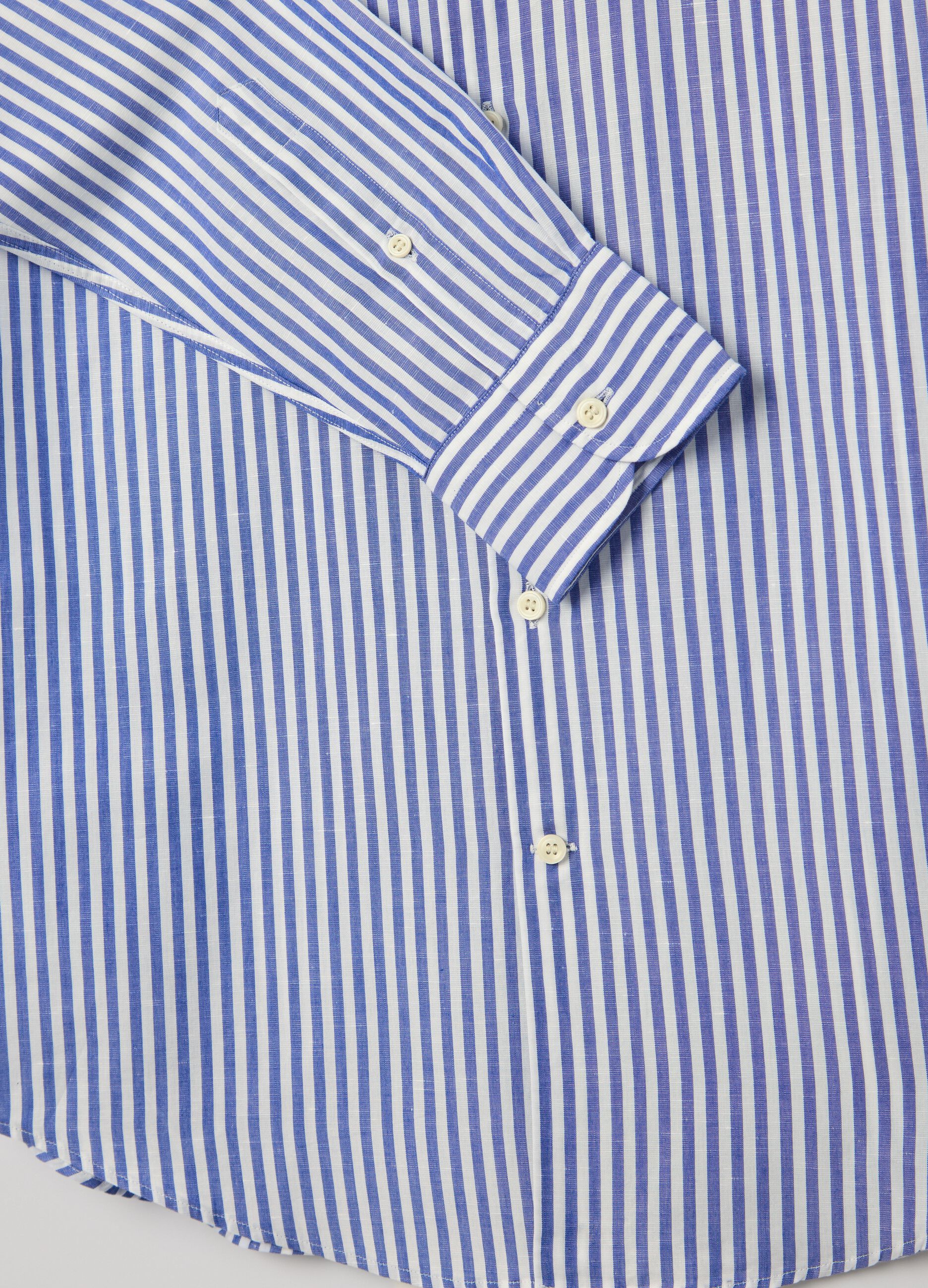 Camicia slim fit a righe bianche e blu