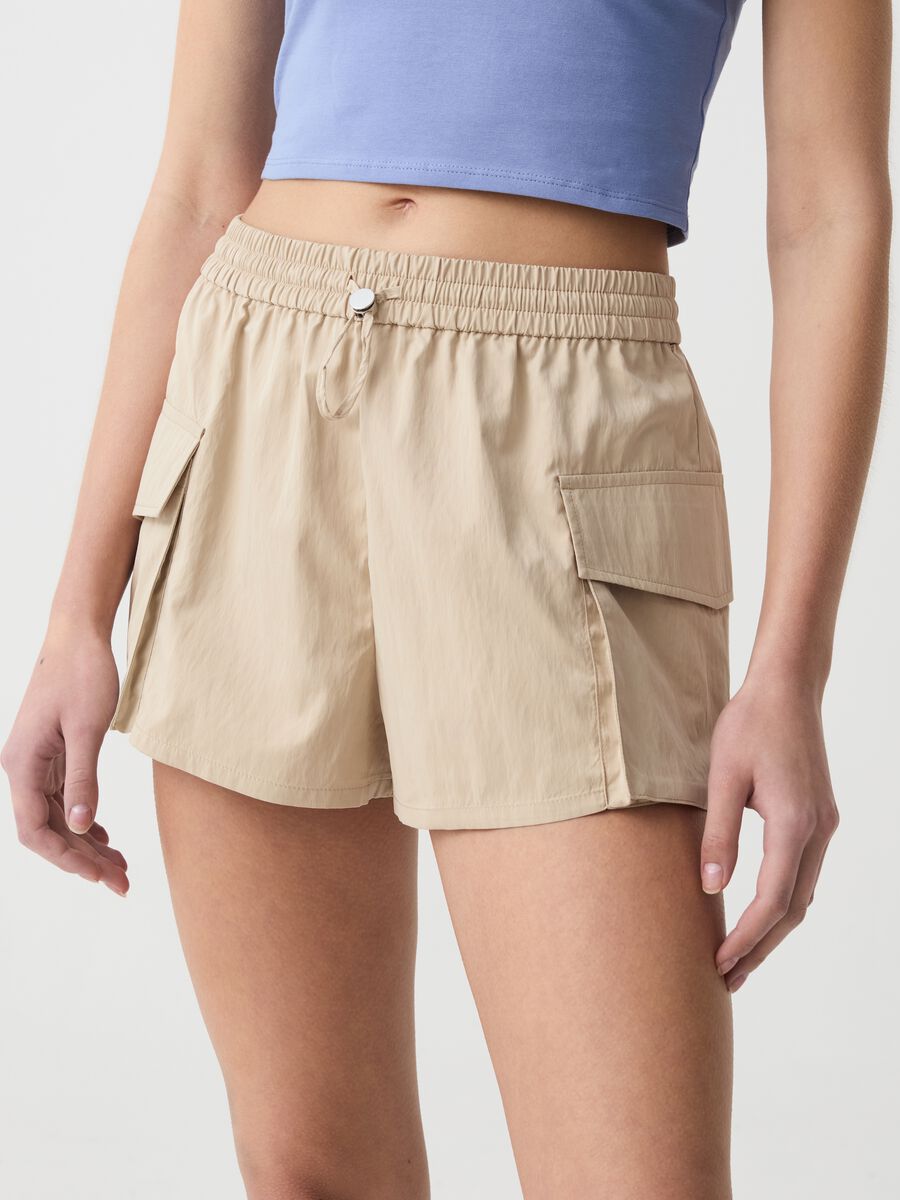 Cargo shorts in nylon_1
