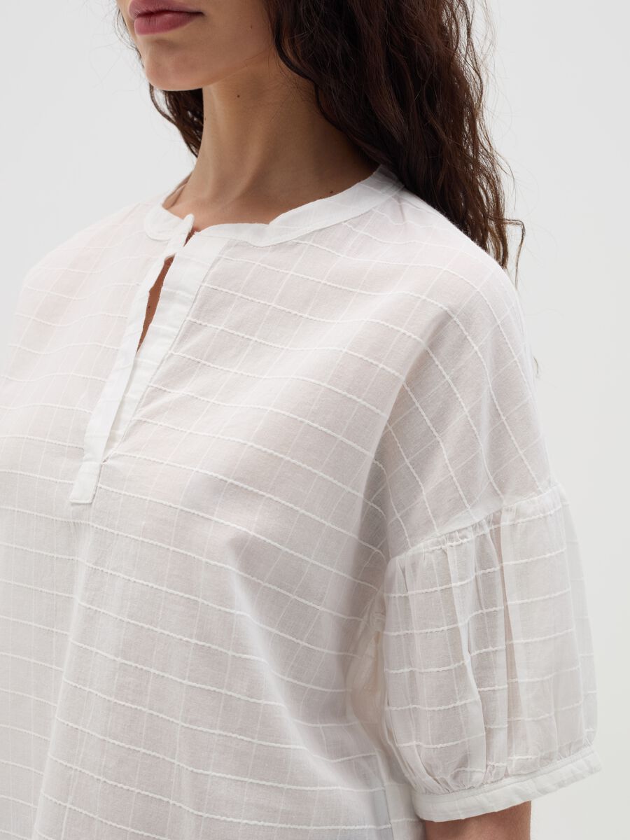Blouse with raised stitching_3