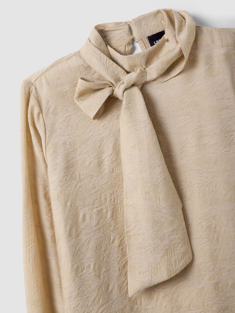 Camicia beige in misto viscosa con collo a fiocco_5