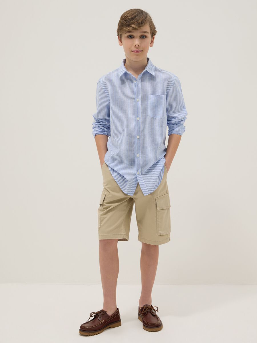 Shorts cargo in cotone elasticizzato beige da ragazzo regular fit_0