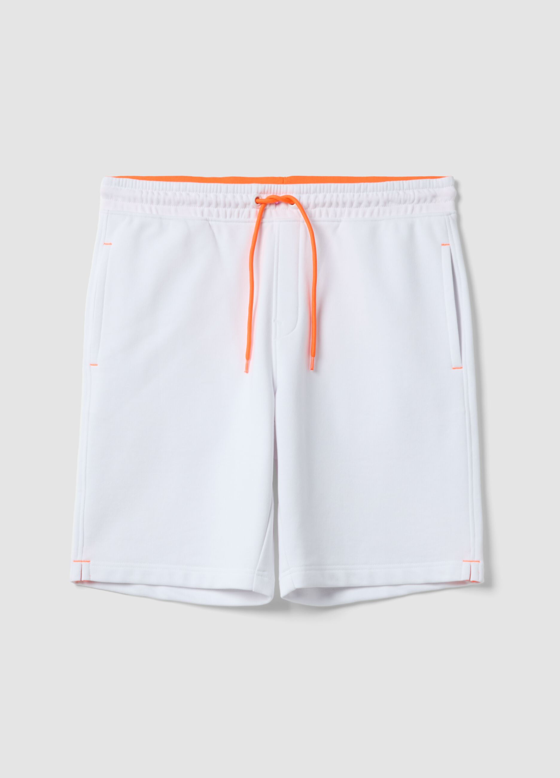 White cotton-blend Bermuda shorts with elasticated waistband