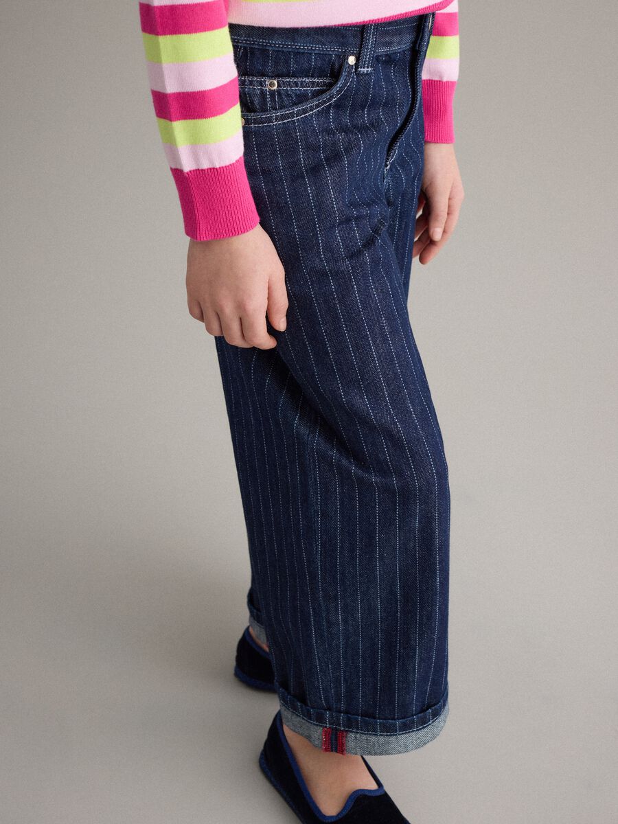 Girls' regular fit blue cotton-blend jeans with contrast stitching_2