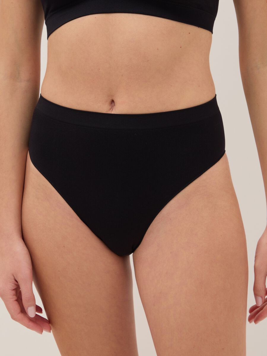 High-waisted briefs in black stretch fabric_1