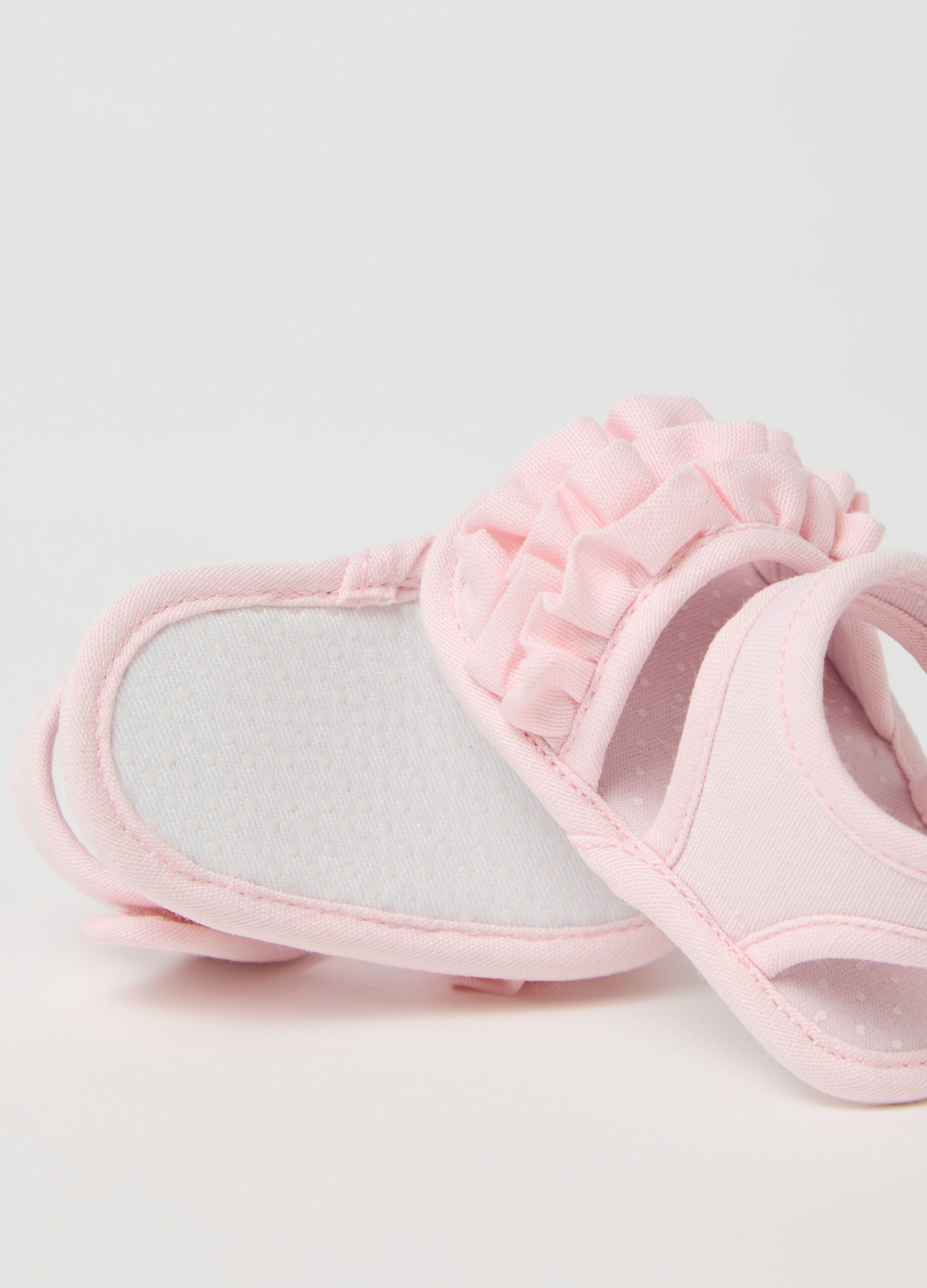 Pink cotton sandals with frills