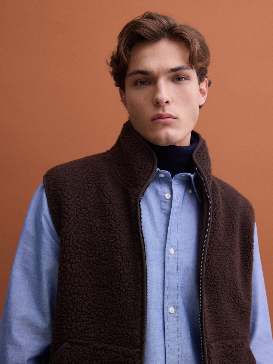 Gilet marrone con colletto regular fit effetto teddy_0