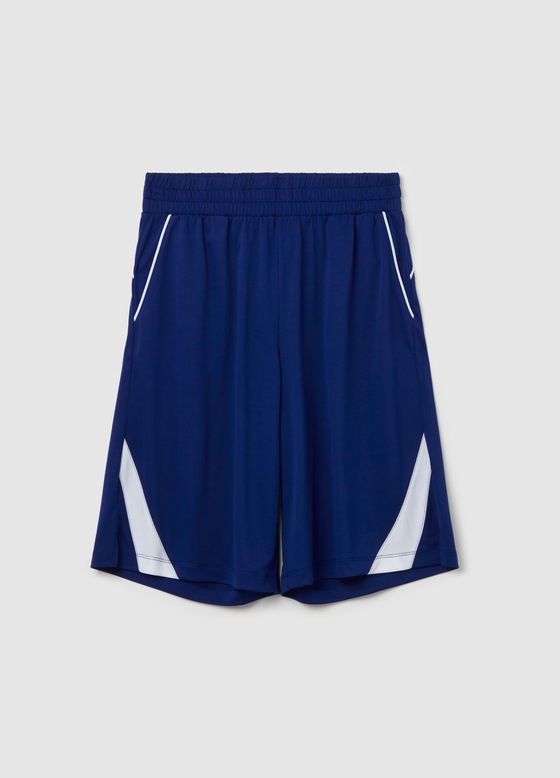 Bermuda joggers with contrasting piping
