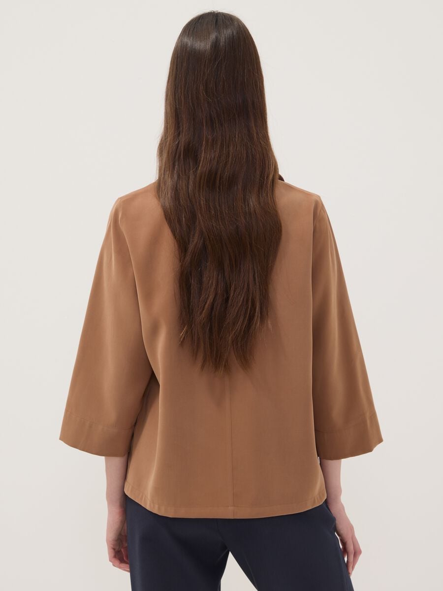 Camicia beige in misto viscosa con collo classico_3