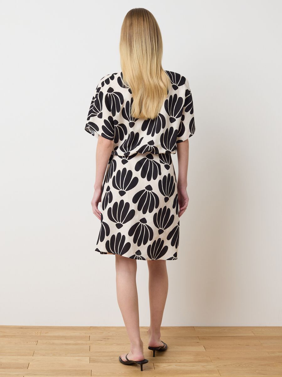 Short wraparound dress with print_3