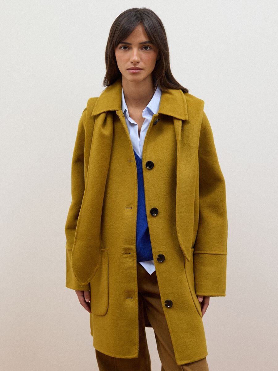 Cappotto giallo in misto lana con chiusura a bottoni_0