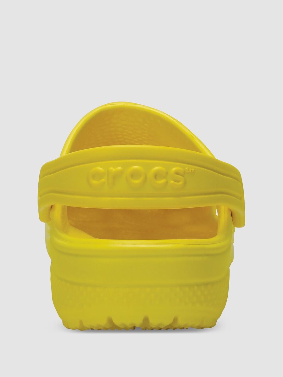 Sandali unisex in giallo neonato CROCS_2