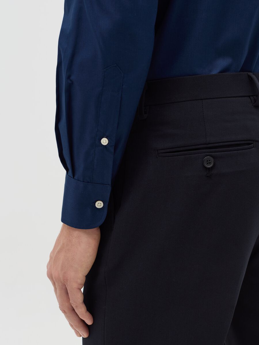 Regular-fit easy-iron shirt with button-down collar_3