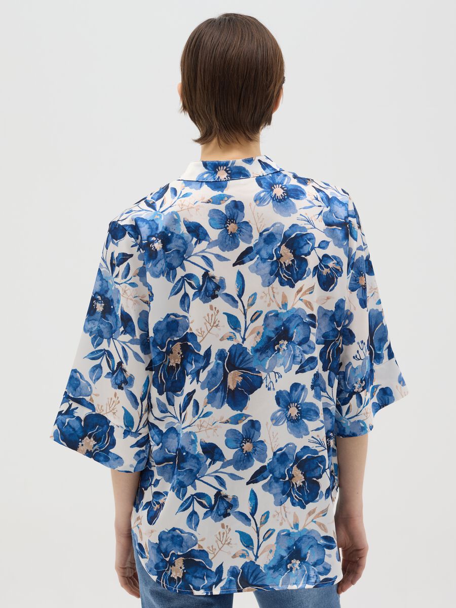 White and blue floral blouse with kimono sleeves_2