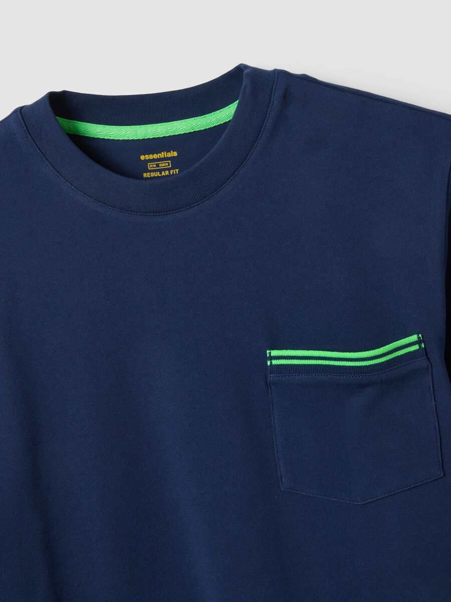 Blue stretch cotton T-shirt with chest pocket_5