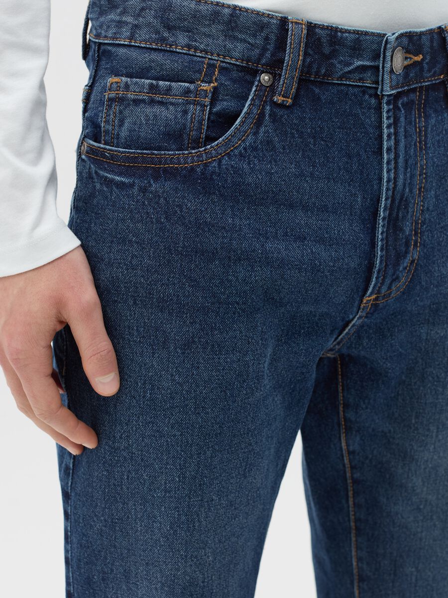 Regular fit jeans with discolouring_2