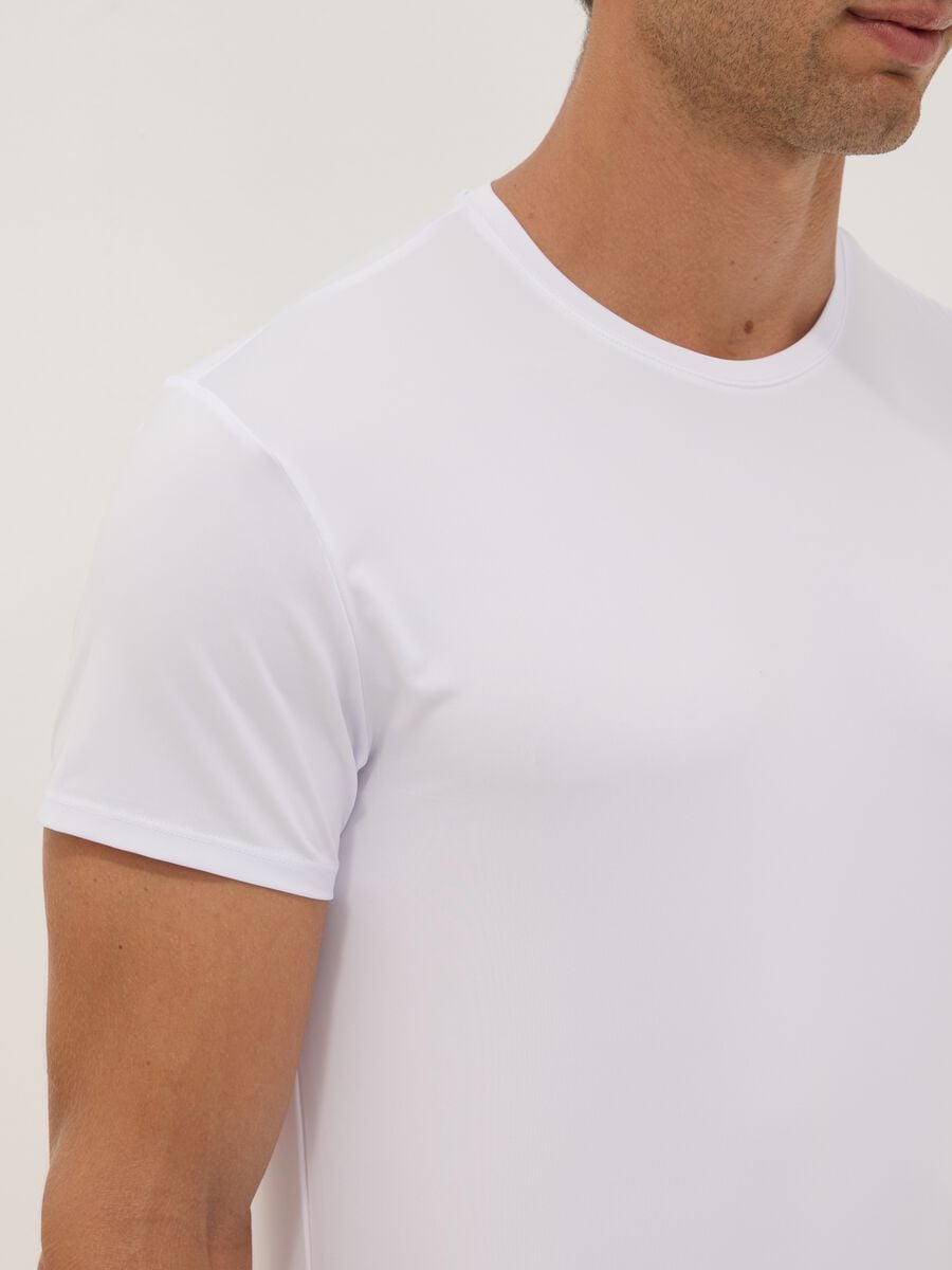 2-pack of white stretch microfibre regular-fit T-shirts_2