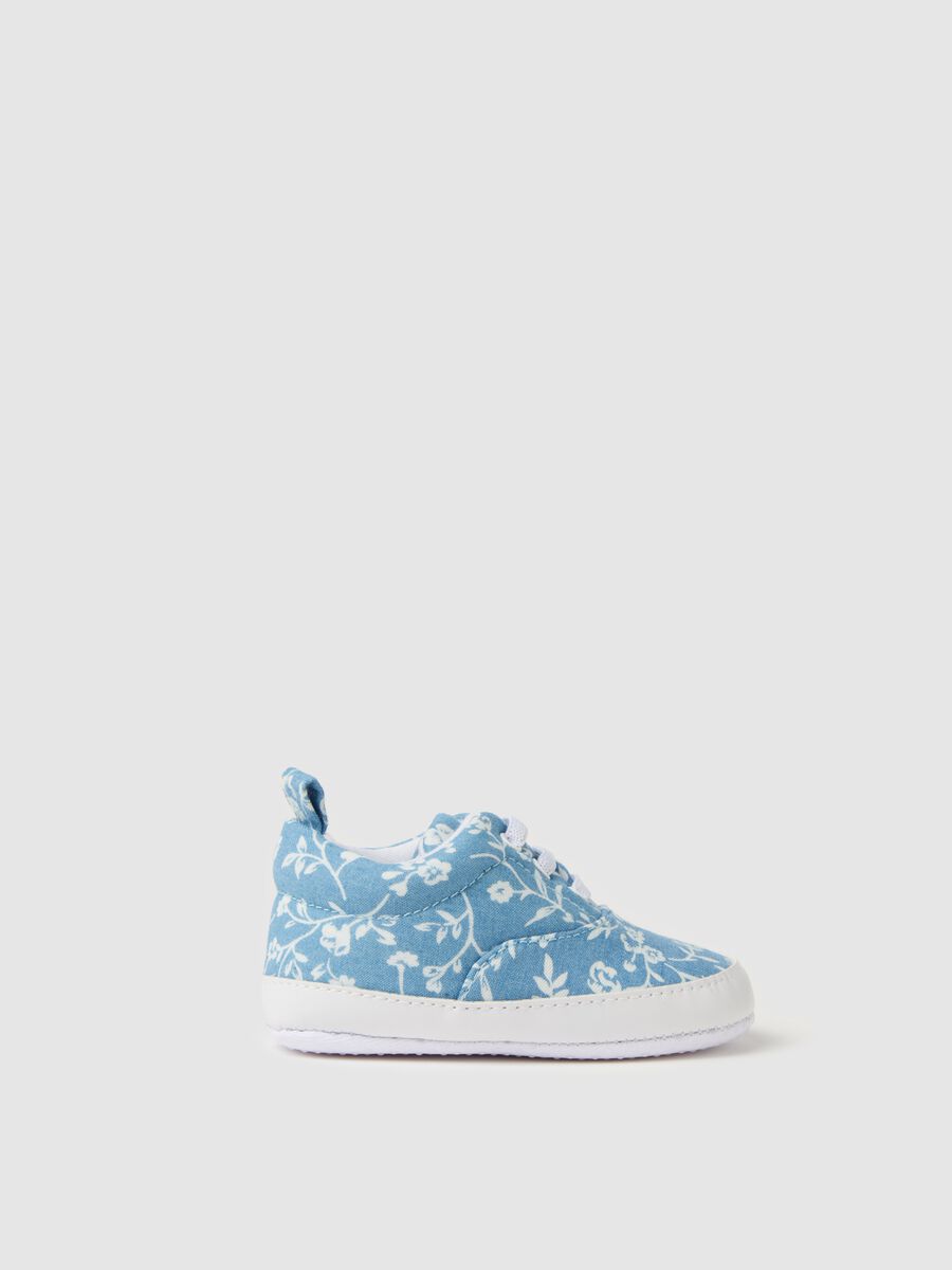 Denim shoes with floral print_2