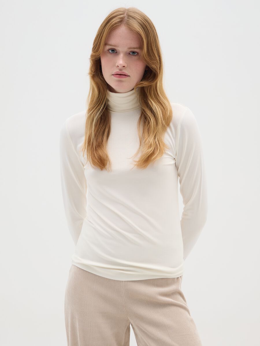 White Regular Fit Turtleneck Sweater_0