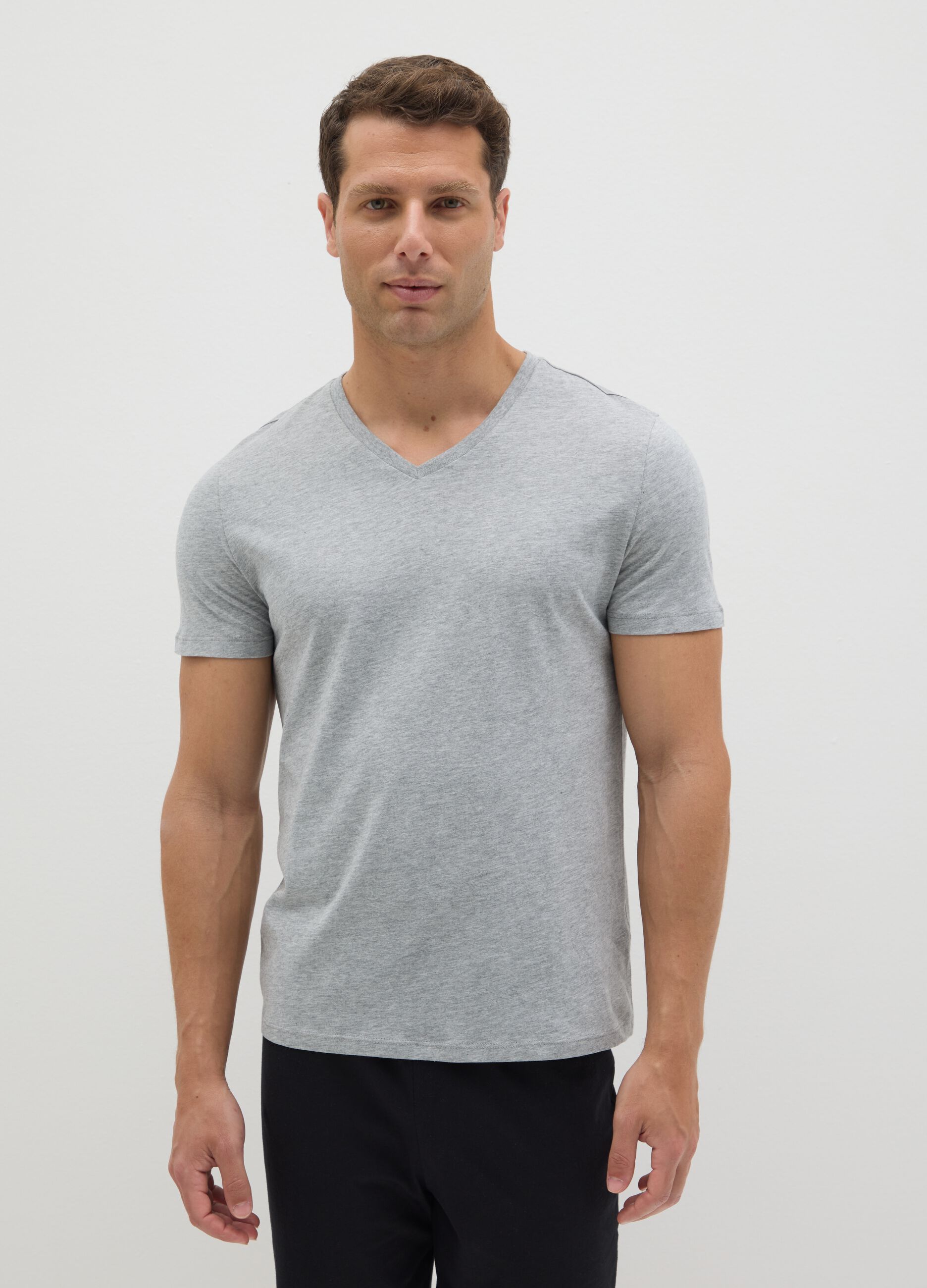 Short cotton pyjamas with V neckline