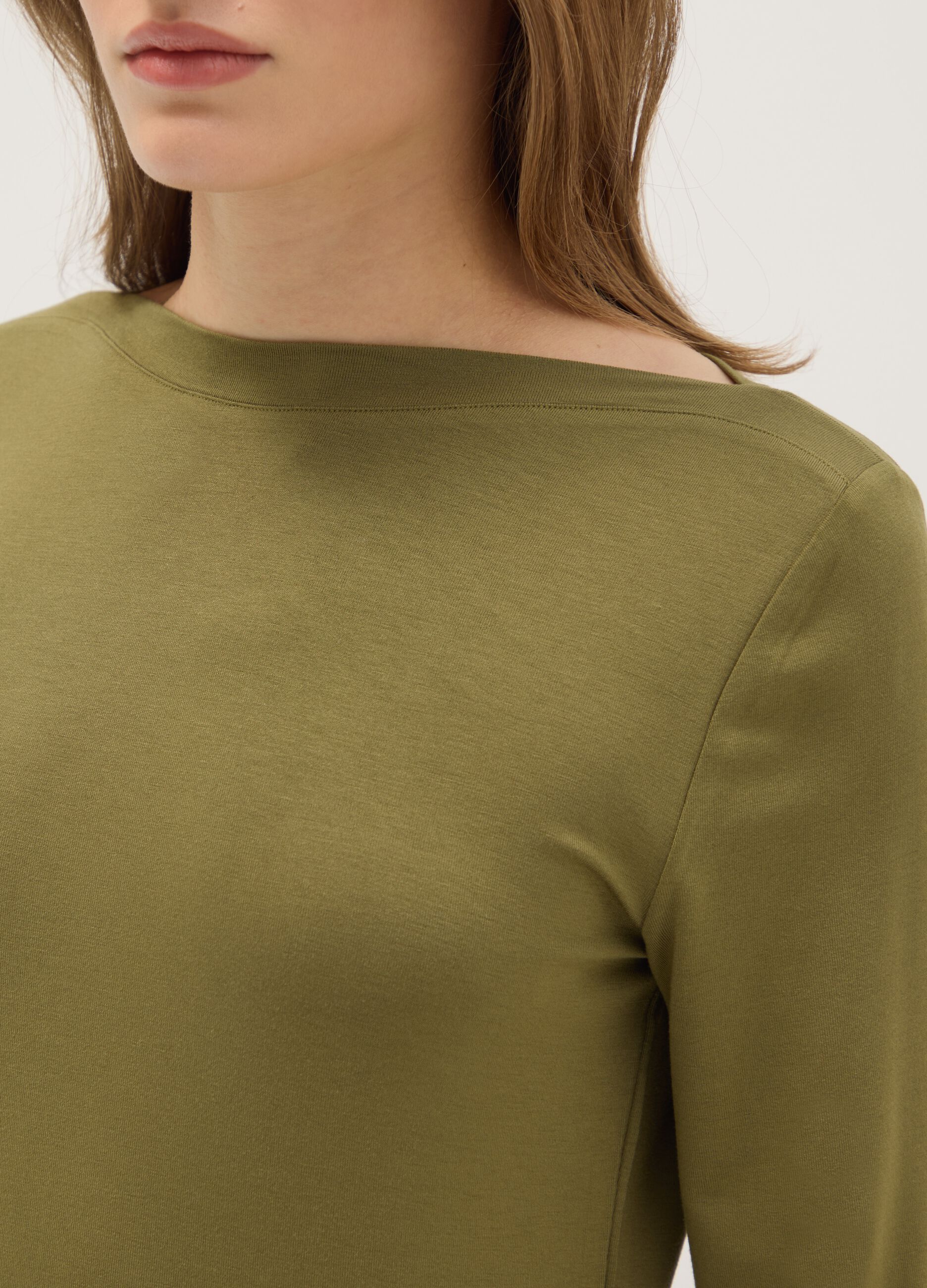 Green crew neck long sleeve regular fit t-shirt