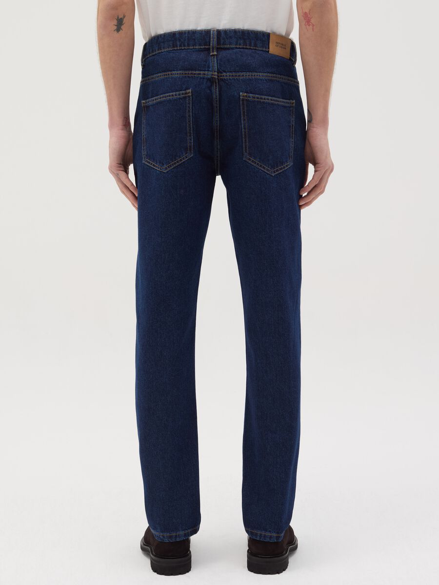 Slim-fit jeans with five pockets_3