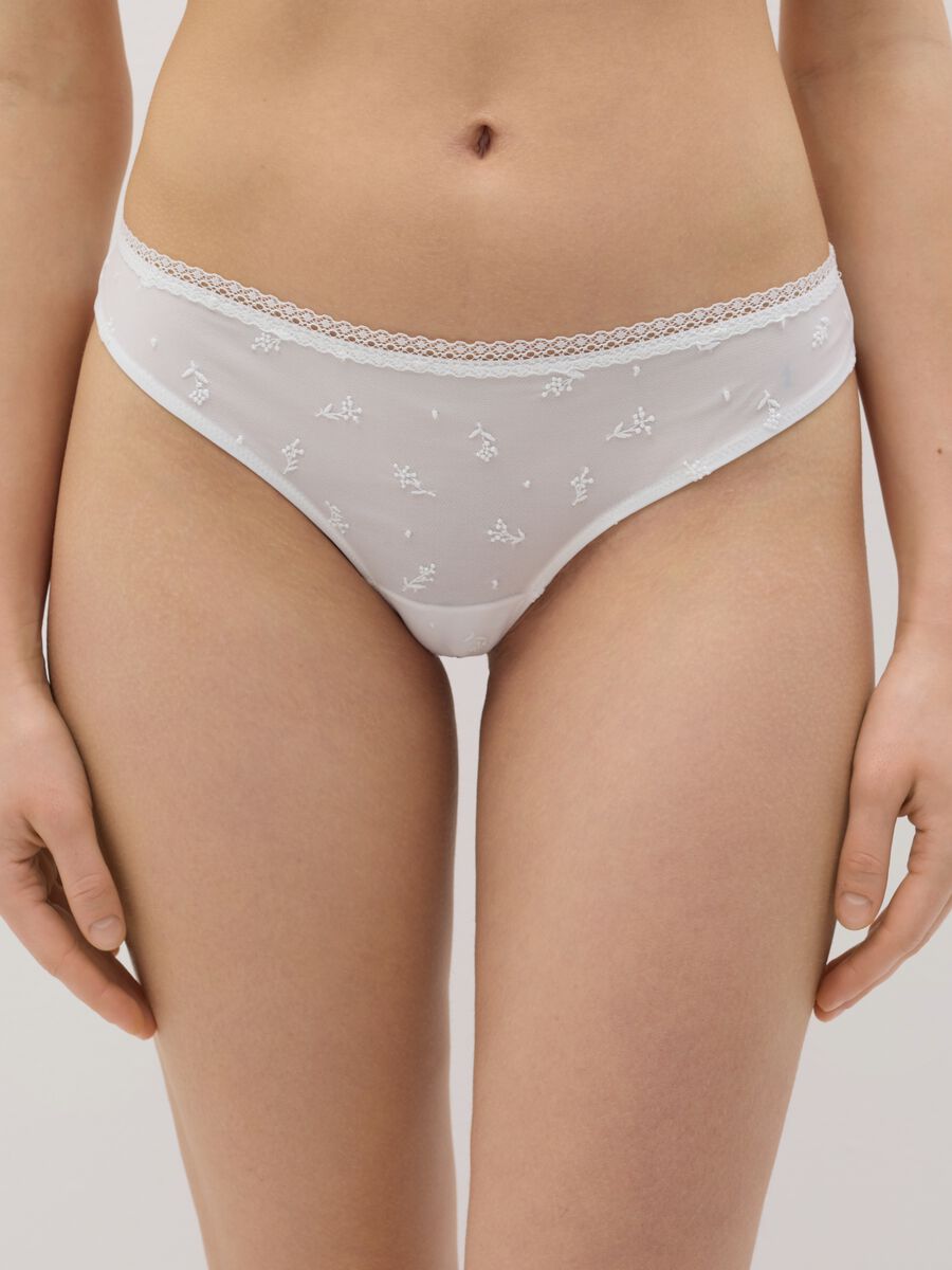 Women’s briefs in white stretch fabric with regular fit_1