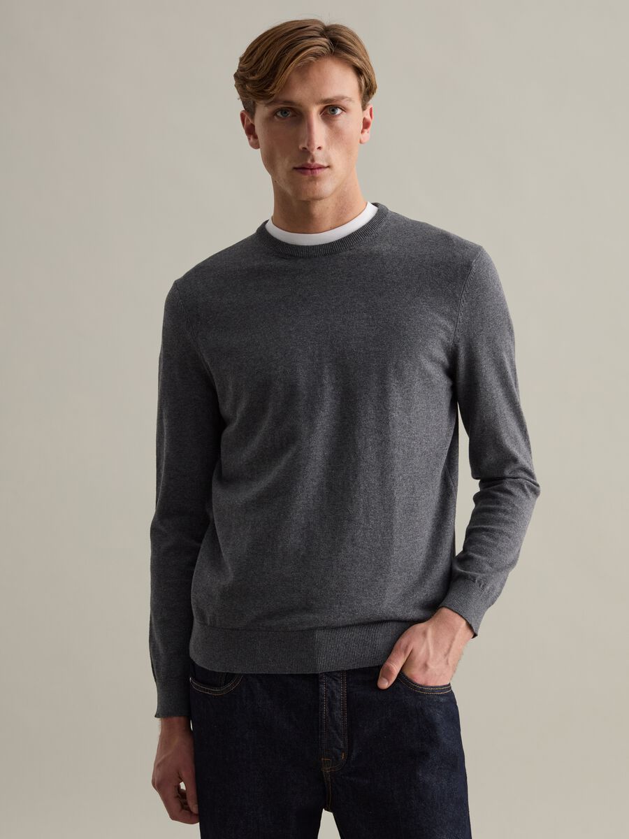 Pullover con scollo rotondo_0