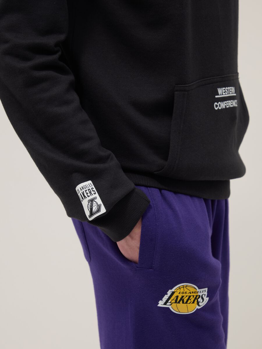 Felpa nera con cappuccio in misto cotone con stampa NBA_3