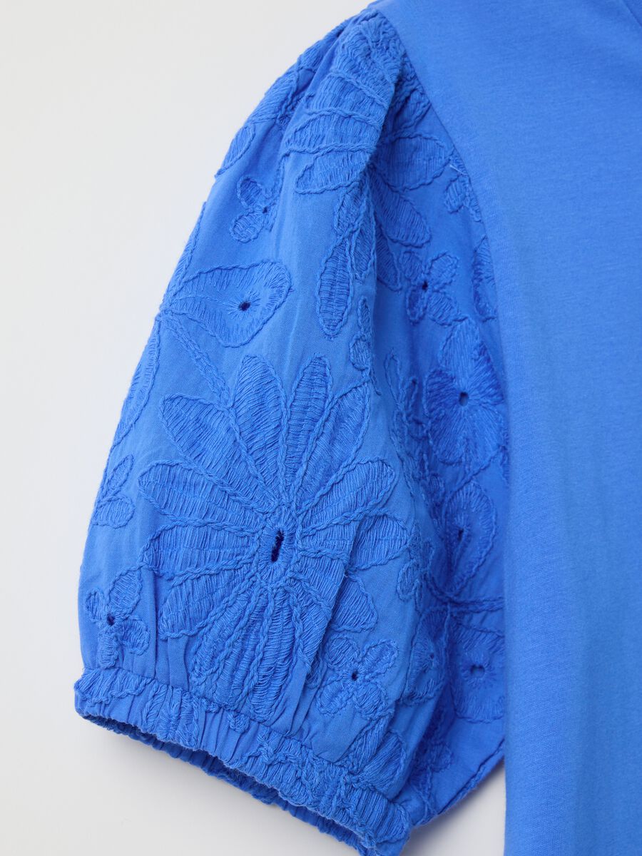 Short Sleeve Blue T-shirt with Embroidered Details_5