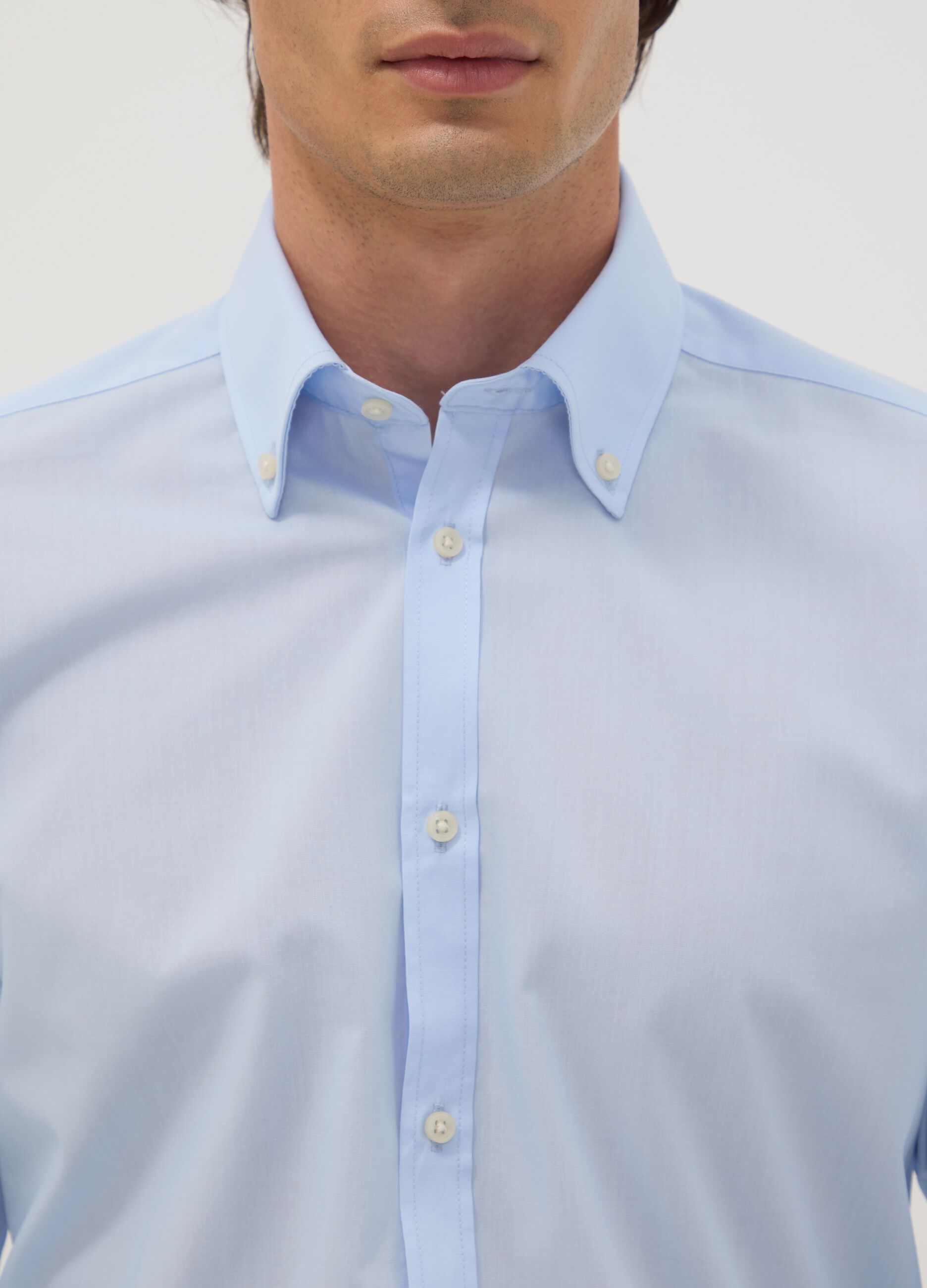 Camicia azzurra slim fit con colletto button down easy iron