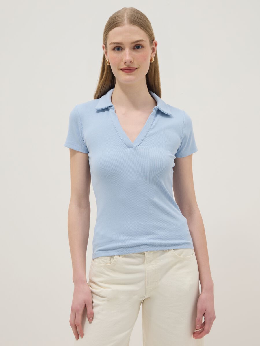 Polo in cotone elasticizzato azzurra regular fit deep V_1