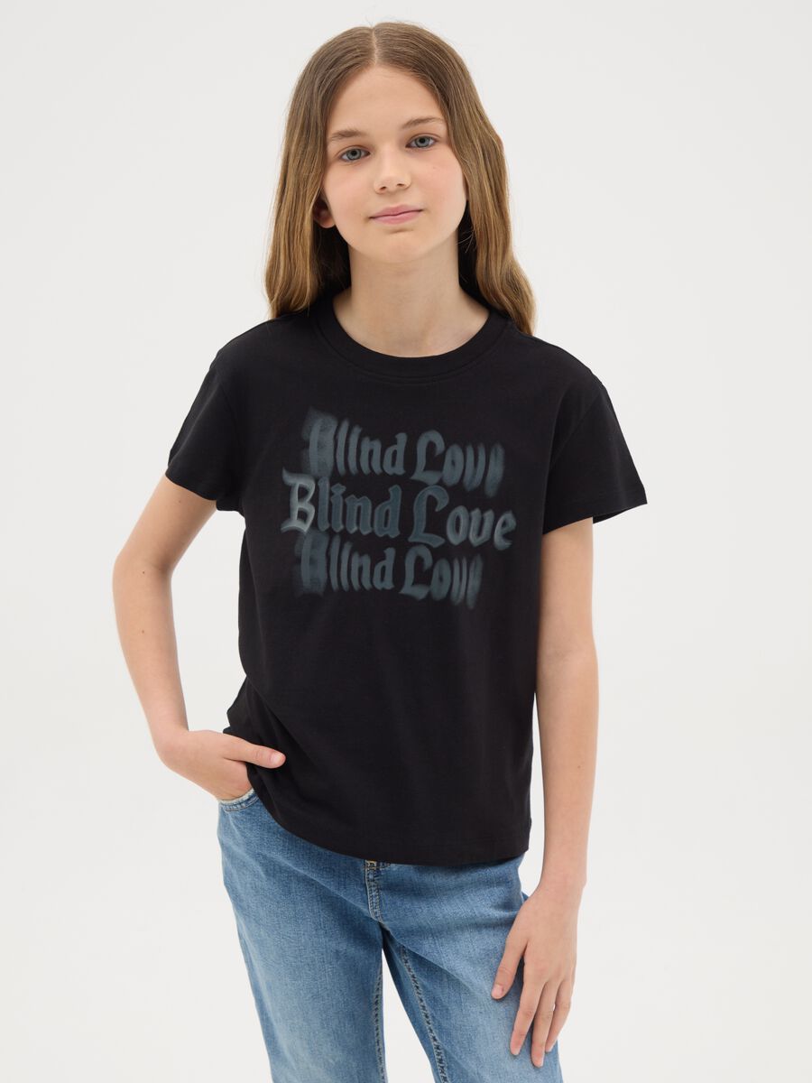 T-shirt nera in cotone con stampa lettering_0