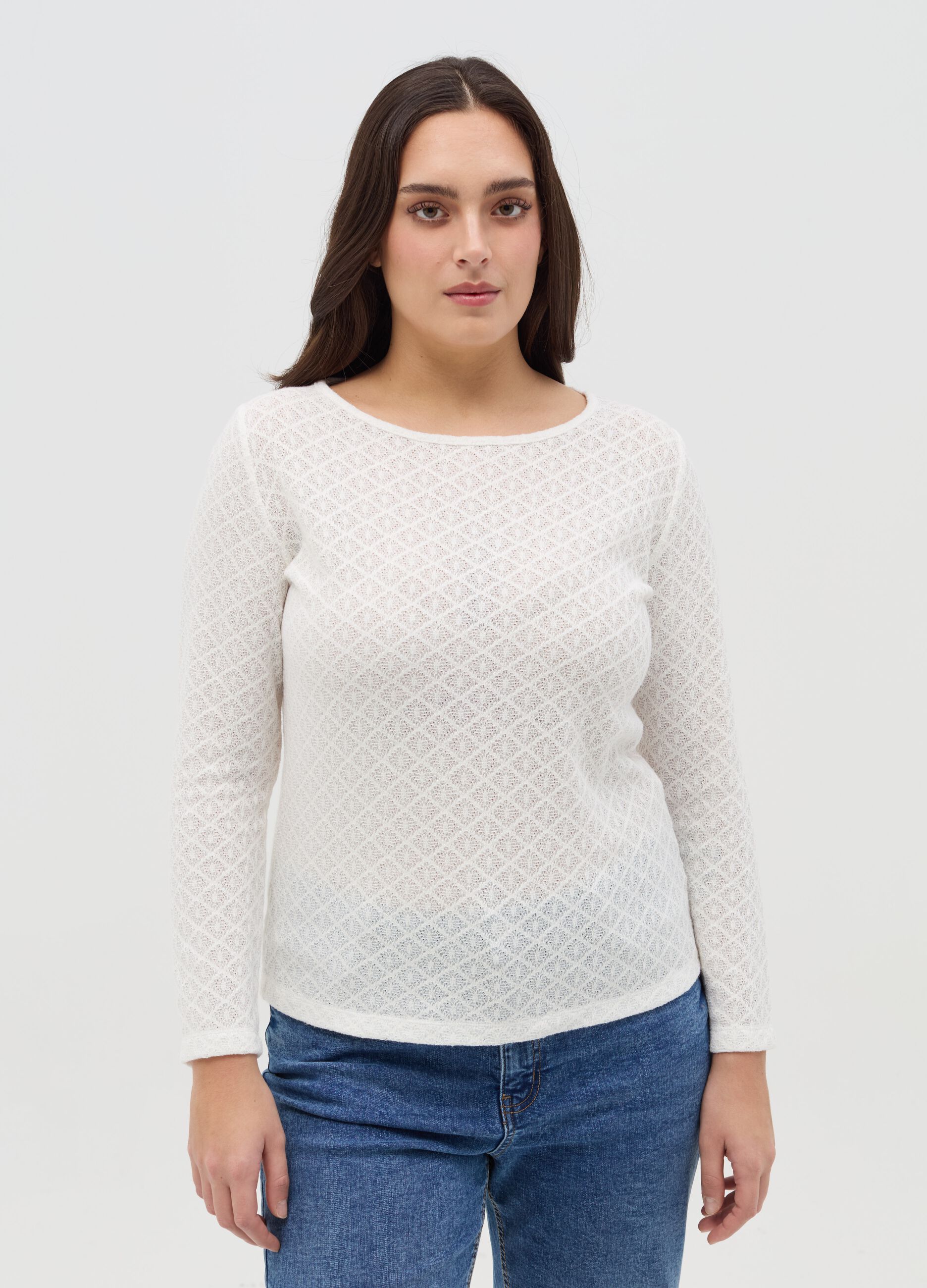 Curvy long-sleeved T-shirt with lace weave