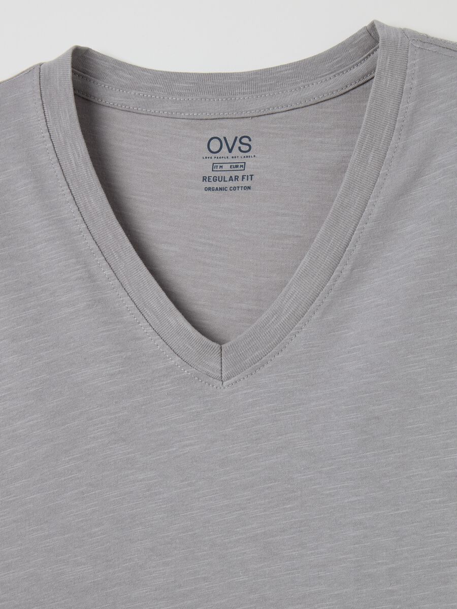 Slub cotton T-shirt with V neck_5