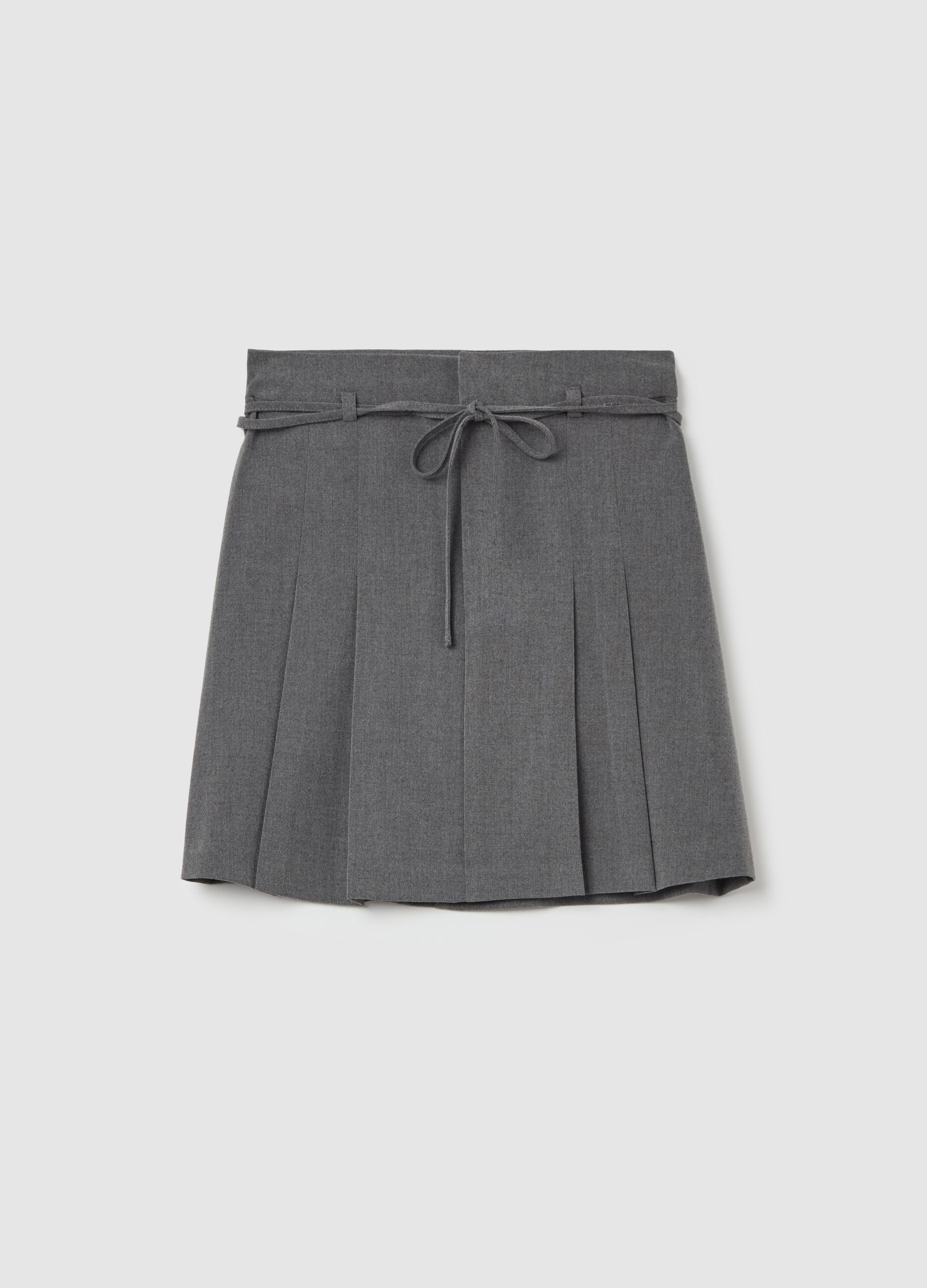 Pleated miniskirt with belt
