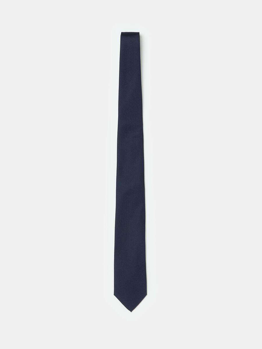 Tie with striped pattern_0