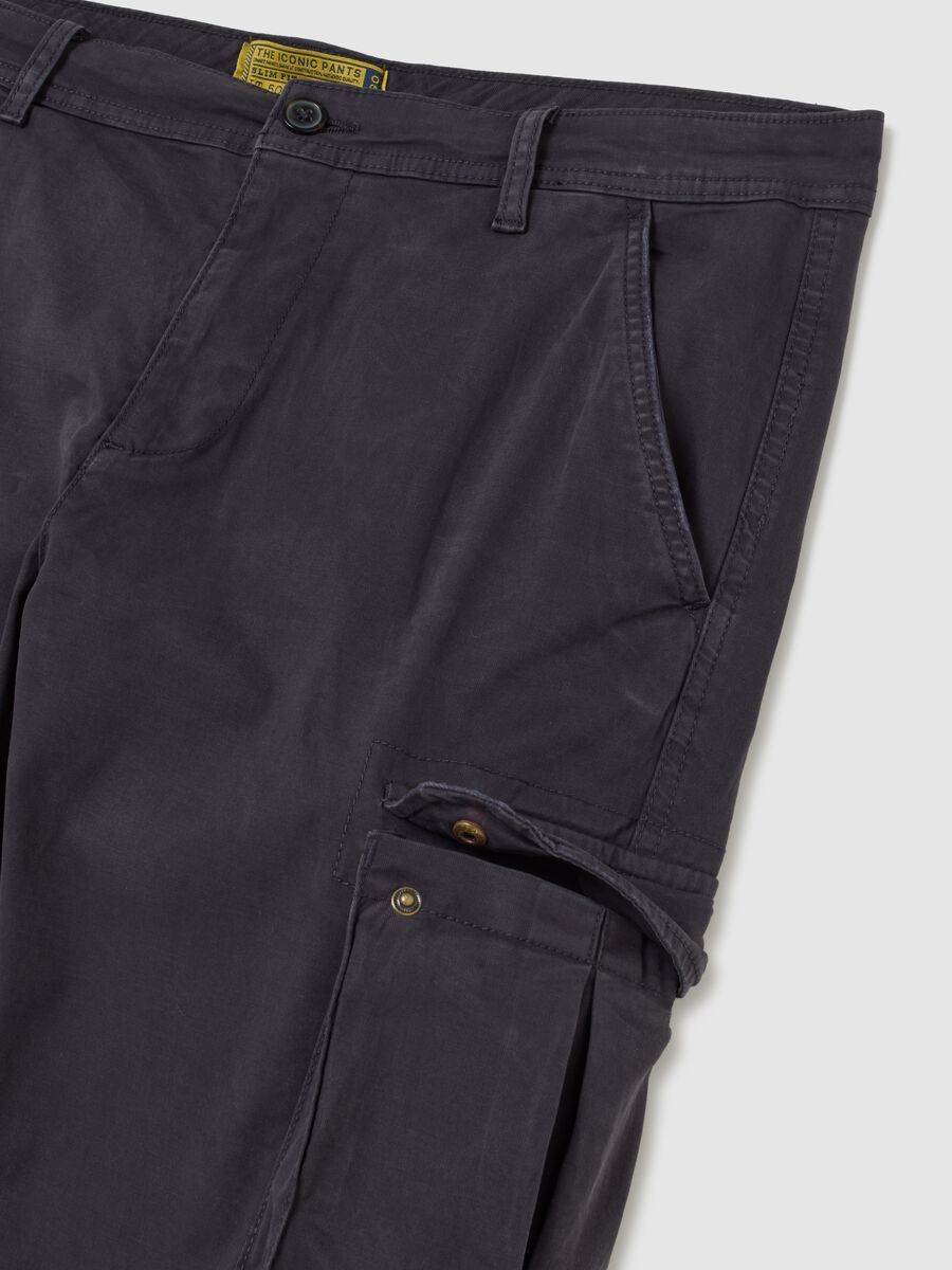 Pantaloni cargo blu in cotone elasticizzato slim fit_1