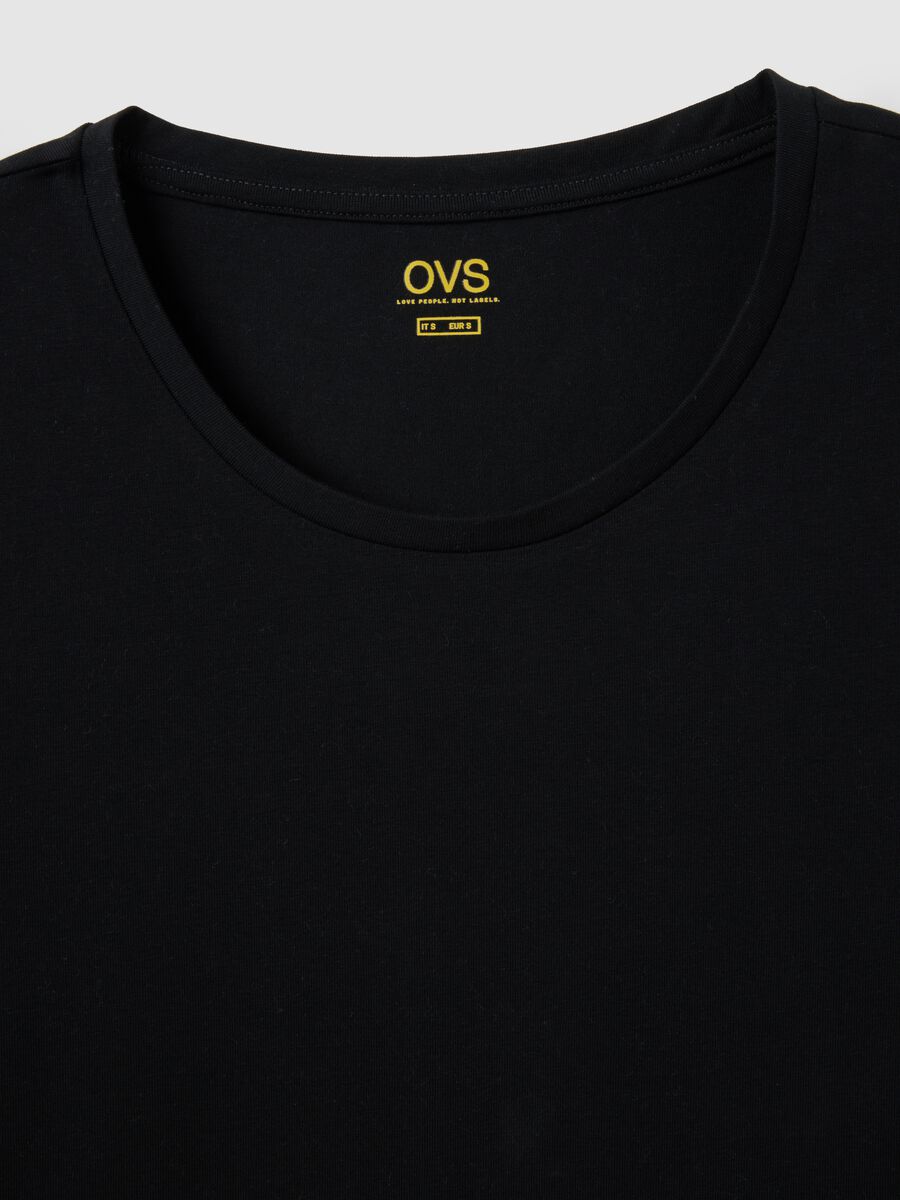 Maglia nera elasticizzata a maniche lunghe_5