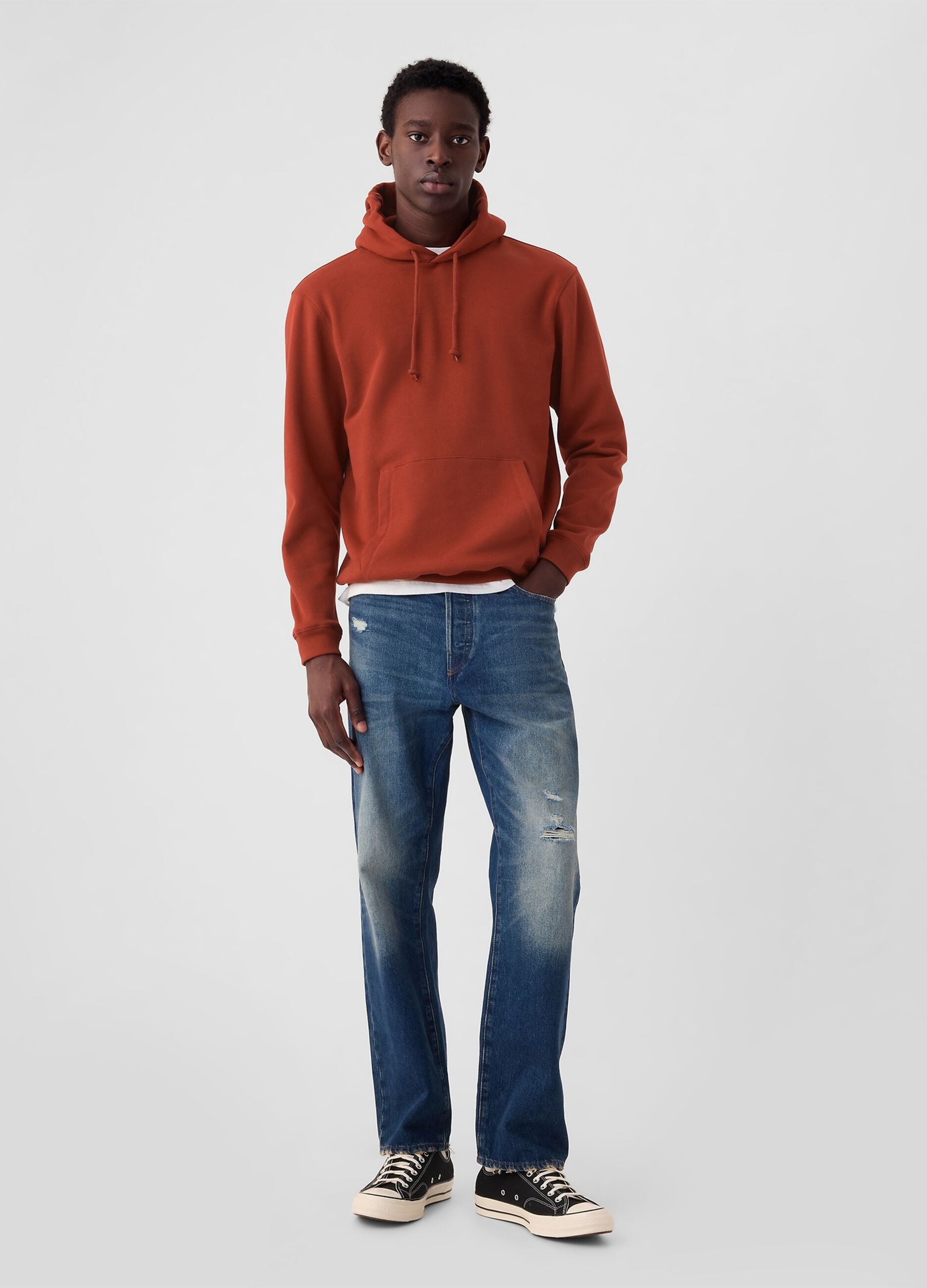 Sweatshirt with hood and pocket