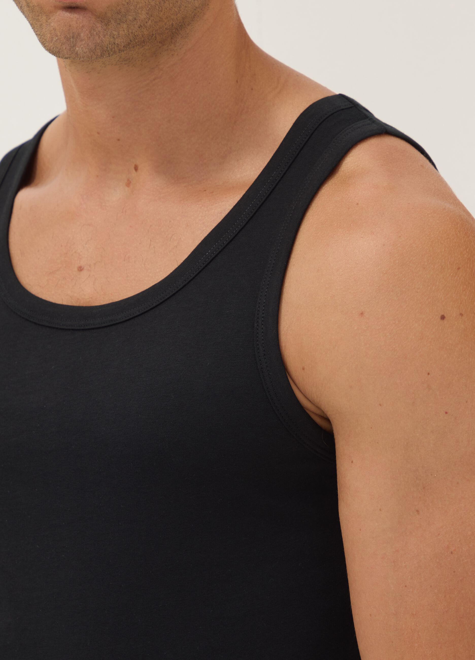 3-pack of blue organic cotton vests