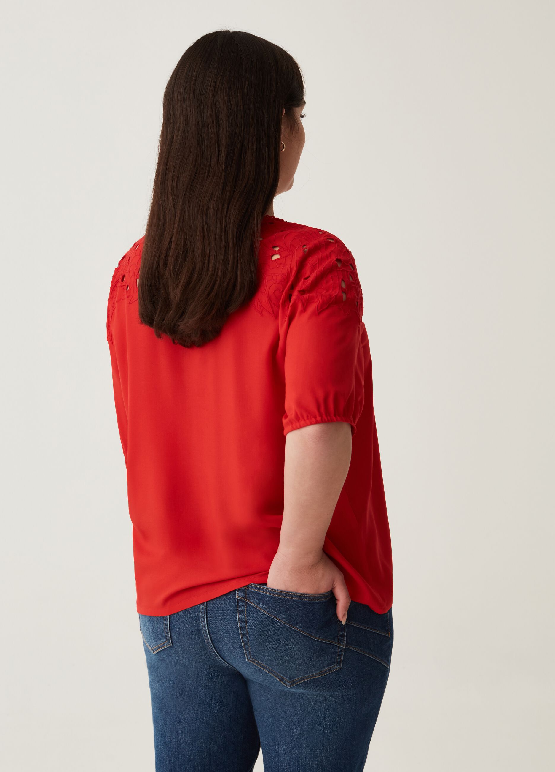 Blusa con inserti in sangallo Curvy MYA_2