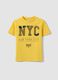 T-shirt gialla in puro cotone con stampa NYC per bambino_0