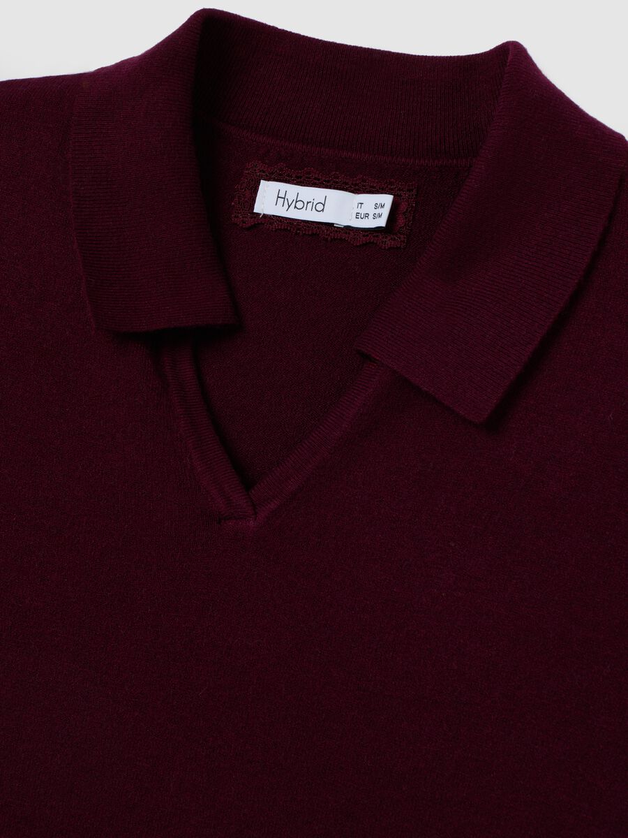 Burgundy V-neck top with collar_1