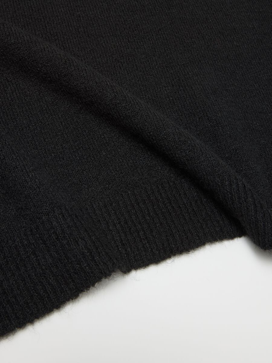 Black Scarf_2