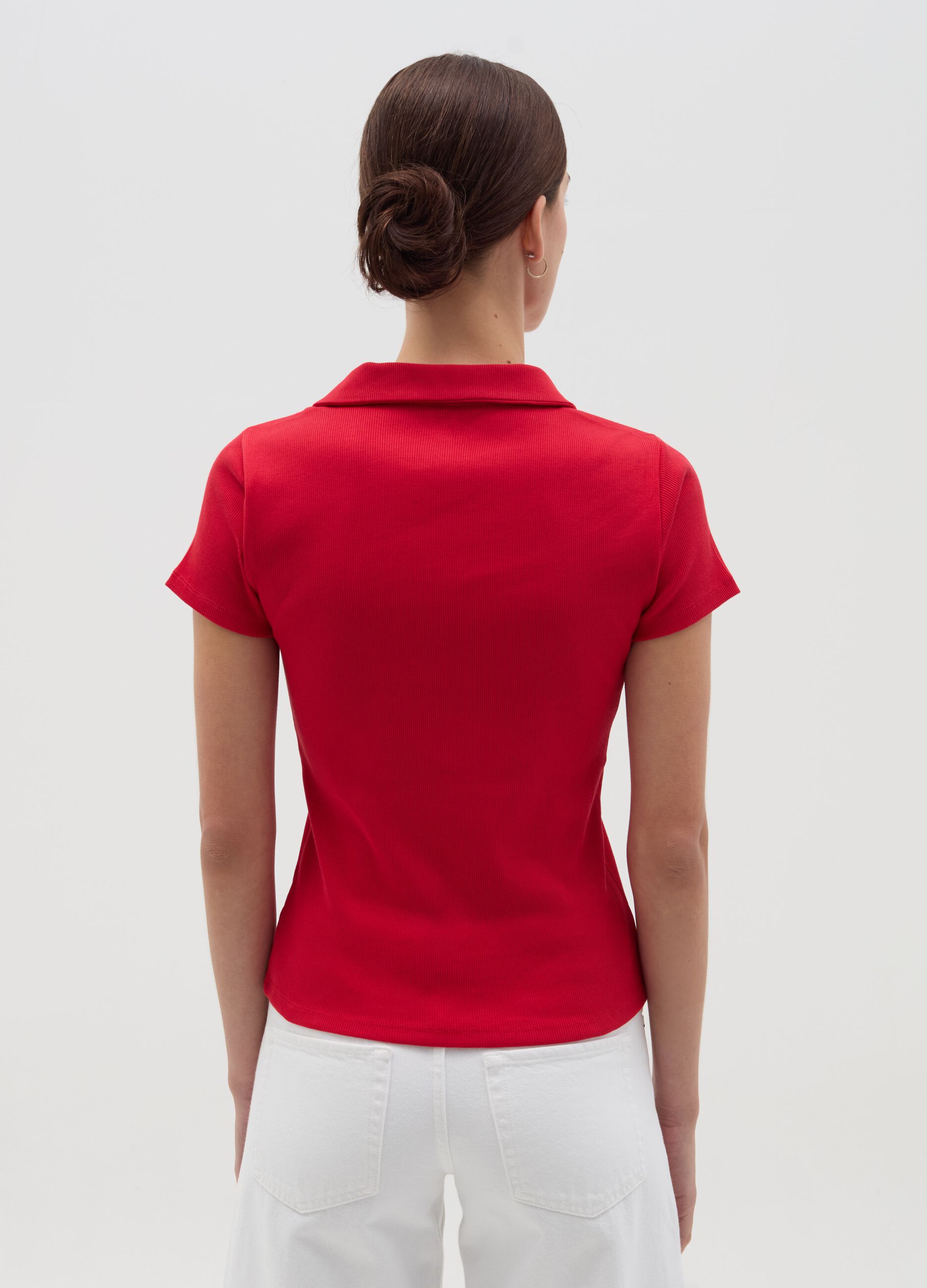 T-shirt with polo neck